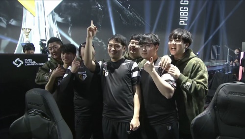 层面会被放 层面会被放